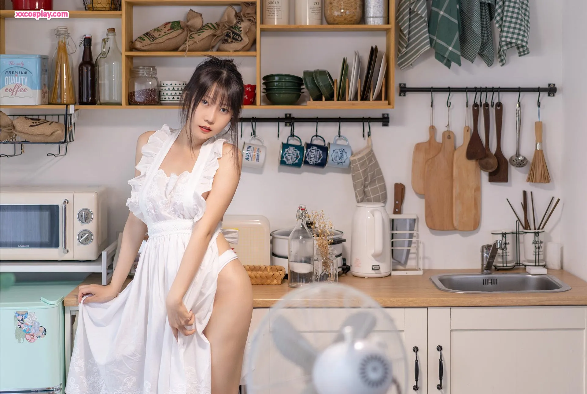 Xiangcao Miaolulu: Seductive Kitchen Apron